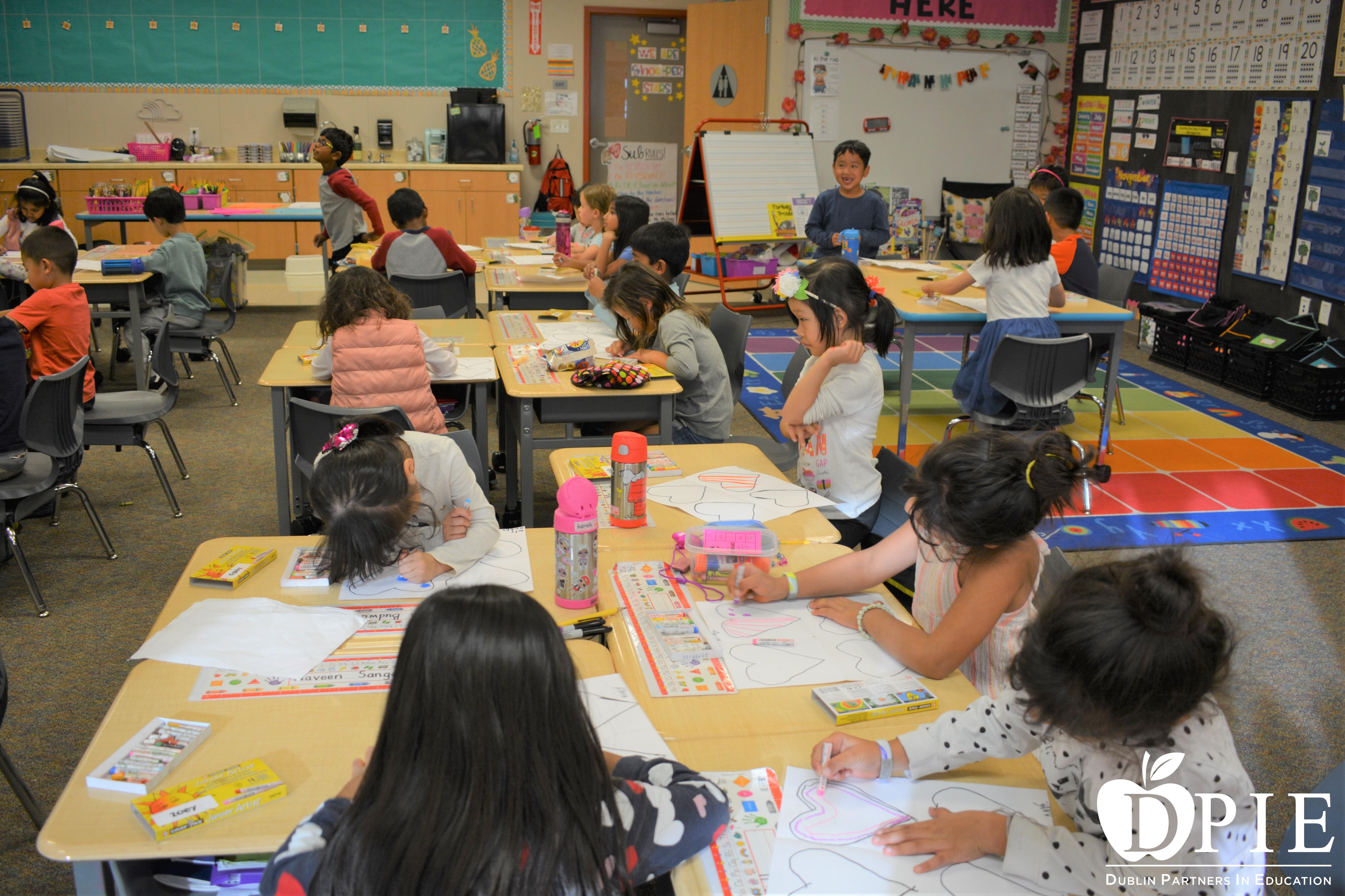 Ms McCrory's Oodles of Doodles class at Amador Elementary