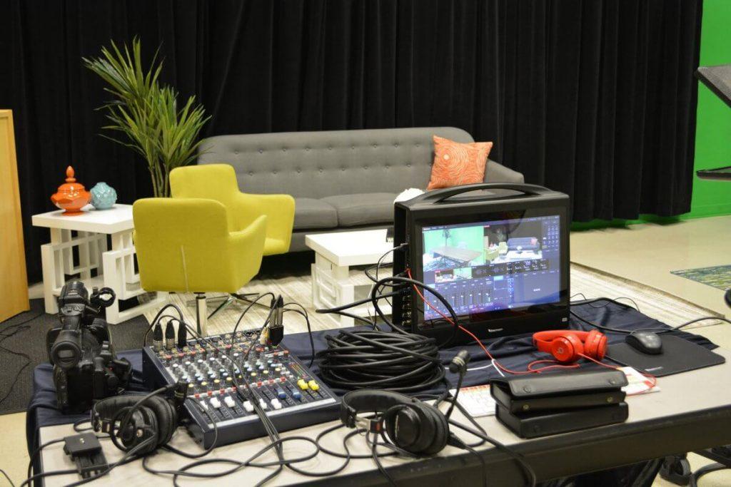 dhs video studio monitor